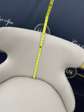 Load image into Gallery viewer, luxury customer rolling chair for salon