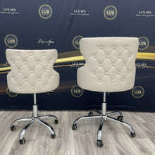 Load image into Gallery viewer, luxury customer rolling chair for salon