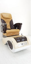 Load image into Gallery viewer, whale spa very good condition - Call or text us for shipping quote 7044903934
