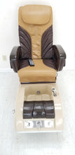 Load image into Gallery viewer, whale spa very good condition - Call or text us for shipping quote 7044903934
