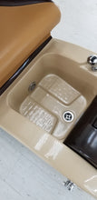 Load image into Gallery viewer, whale spa very good condition - Call or text us for shipping quote 7044903934
