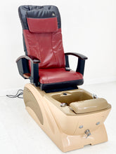 Load image into Gallery viewer, T4 Human Touch - Good Conditions + New armrest + Original Leather - Call or text us for shipping quote 704 490 3934
