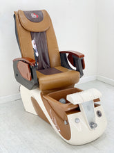 Load image into Gallery viewer, Whirlpool Spa Pedicure Chair - Please call or text us for exactly shipping quote 704 490 3934
